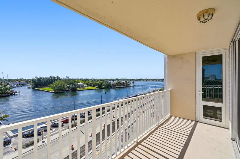 2 bedroom Condominium at 1401 S Ocean Drive #704, Stratford Towers Condo, Hollywood — photo 2