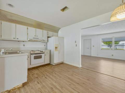 1012 SW 17th Street, Boynton Beach FL - photo 10 of 40