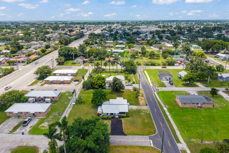 3 bedroom Single Family Residence at 24 NW Avenue I, Northmoor Gardens, Belle Glade — photo 2