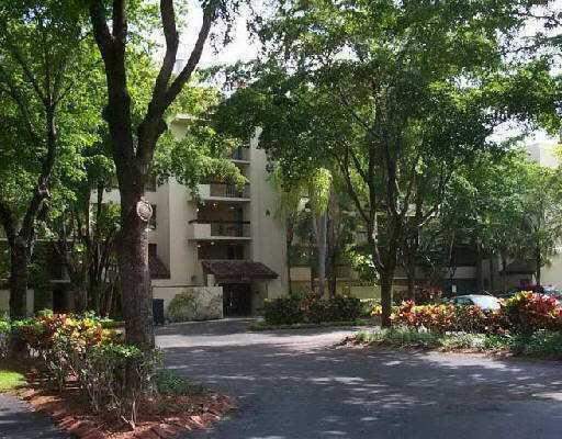 1 bedroom Condominium at 825 Egret Circle #206, Lavers Resort & Racquet Club, Delray Beach — photo 2