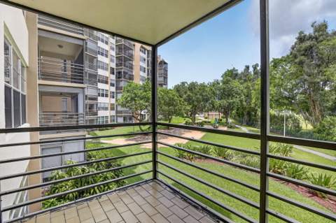 1100 Saint Charles Place #203, Pembroke Pines FL - photo 21 of 29