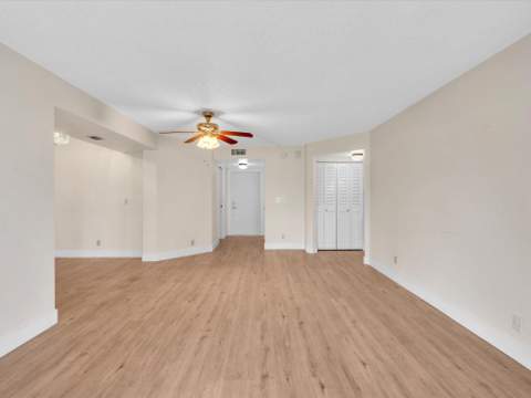 3959 Via Poinciana #104, Lake Worth FL - photo 14 of 60