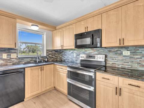 3959 Via Poinciana #104, Lake Worth FL - photo 23 of 60
