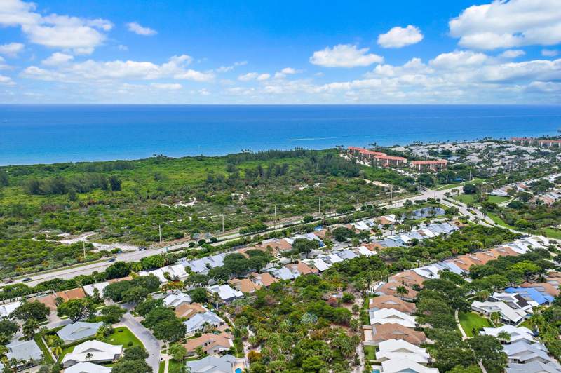 3 bedroom Single Family Residence at 126 Seashore Drive, Ridge At The Bluffs, Jupiter — photo 2