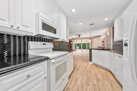 477 Capistrano Drive, Palm Beach Gardens FL - photo 8 of 23