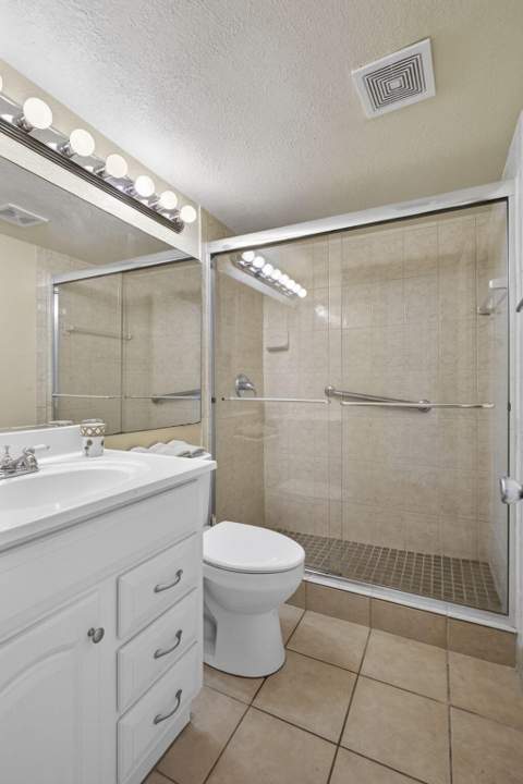 181 Bedford G, West Palm Beach FL - photo 16 of 40