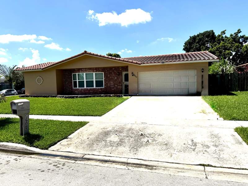 5 bedroom Single Family Residence at 6600 NW 23rd Street, Margate Shores 4th Add, Margate — photo 3