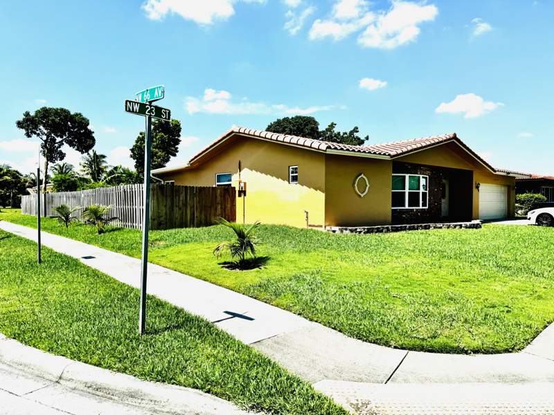 5 bedroom Single Family Residence at 6600 NW 23rd Street, Margate Shores 4th Add, Margate — photo 5