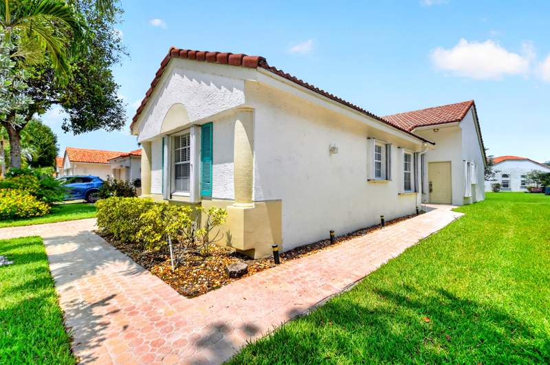 3 bedroom Villa at 15340 Floral Club Road, Floral Lakes 2, Delray Beach — photo 3