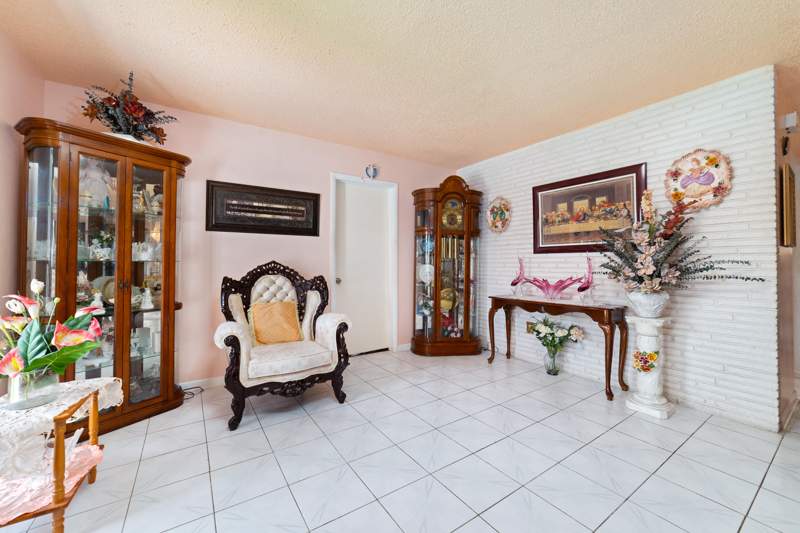 3 bedroom Single Family Residence at 4460 NW 3rd Place, East Plantation 2nd Sec, Plantation — photo 4