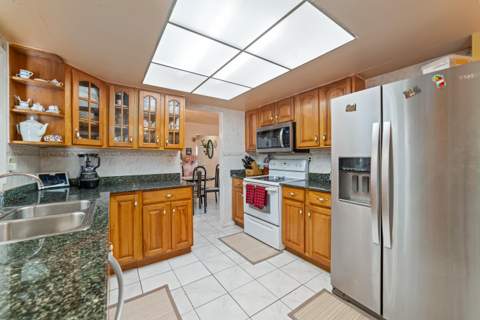 4460 NW 3rd Place, Plantation FL - photo 10 of 26
