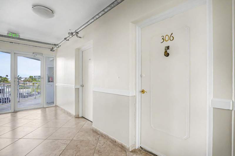 3 bedroom Stock Cooperative at 1920 S Ocean Drive #306, Atlantic Towers Co-Op, Fort Lauderdale — photo 4