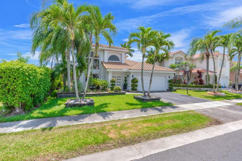 4 bedroom Single Family Residence at 52 Gables Boulevard, Bonaventure, Weston — photo 3
