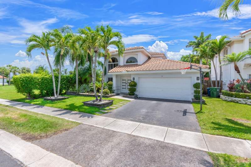 4 bedroom Single Family Residence at 52 Gables Boulevard, Bonaventure, Weston — photo 5
