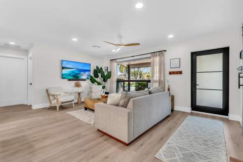 300 SE 8th Avenue, Deerfield Beach FL - photo 11 of 73