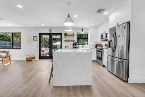 300 SE 8th Avenue, Deerfield Beach FL - photo 21 of 73