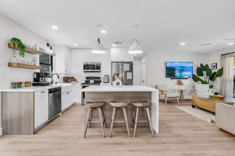 300 SE 8th Avenue, Deerfield Beach FL - photo 17 of 73