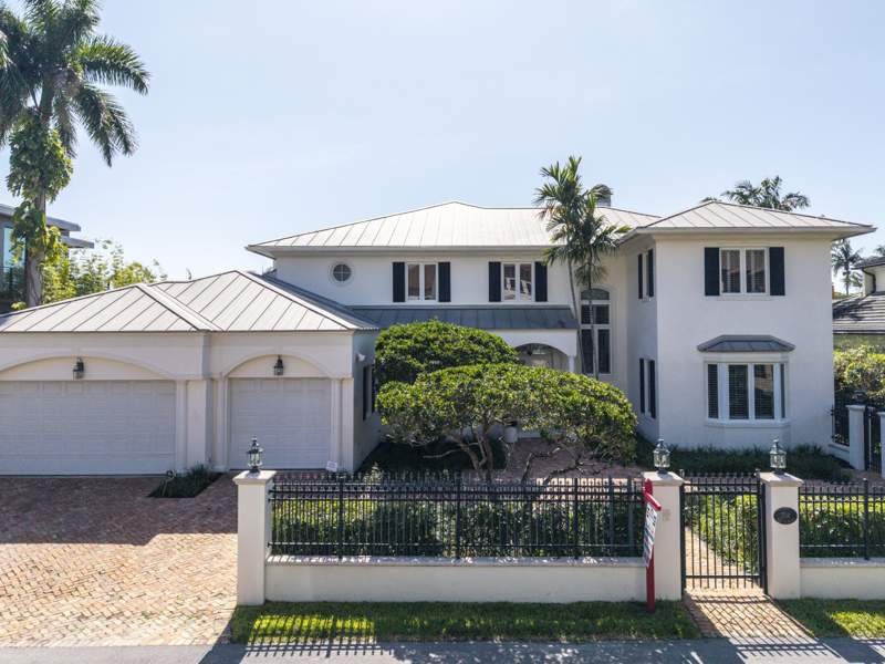 4 bedroom Single Family Residence at 704 Isle Of Palms Drive, Stilwell Isles Isles Of Palms, Fort Lauderdale — photo 2