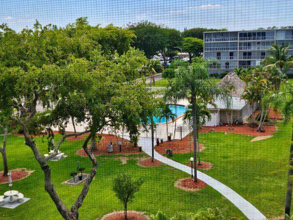 1 bedroom Condominium at 4650 Washington Street #504, Hillcrest Country Club Apts, Hollywood — photo 5