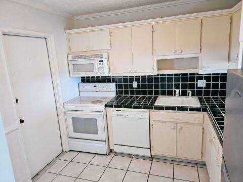 4650 Washington Street #504, Hollywood FL - photo 7 of 25