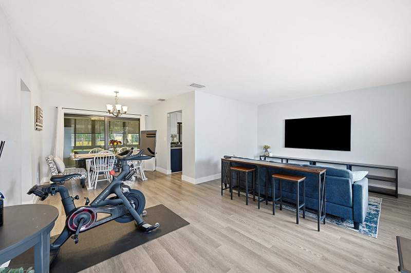 2 bedroom Single Family Residence at 8370 NW 26th Place, Sunrise Golf Village Sec 20, Sunrise — photo 3