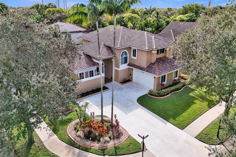 5 bedroom Single Family Residence at 11300 Knot Way, Rock Creek Phase Two, Cooper City — photo 3