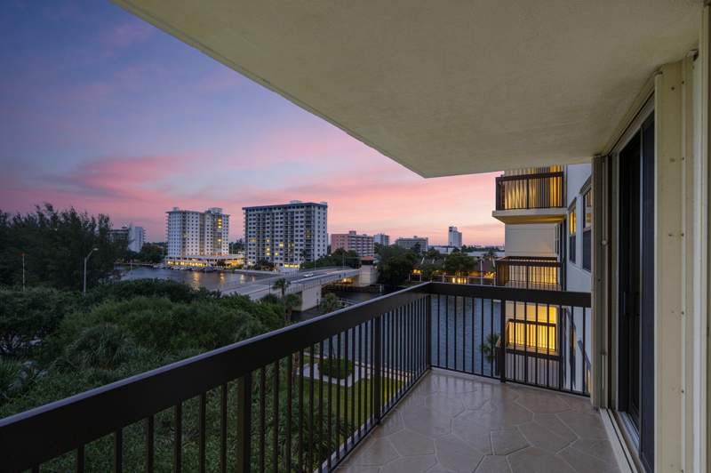 2 bedroom Condominium at 2900 NE 14th Street Causeway ##605, Voyager, Pompano Beach — photo 2