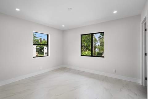 707 Sunset Drive, Lake Worth Beach FL - photo 10 of 19