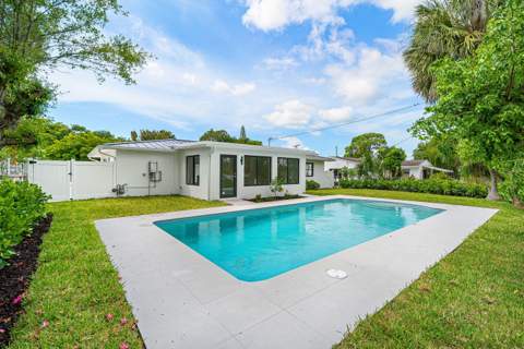 707 Sunset Drive, Lake Worth Beach FL - photo 15 of 19
