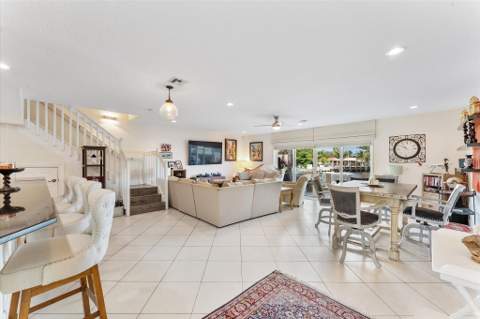 1351 SE 3rd Avenue, Pompano Beach FL - photo 11 of 58