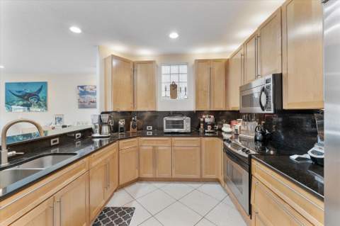 1351 SE 3rd Avenue, Pompano Beach FL - photo 16 of 58