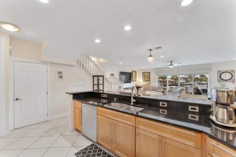 1351 SE 3rd Avenue, Pompano Beach FL - photo 17 of 58