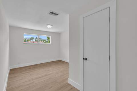 3262 Pierce Street, Hollywood FL - photo 8 of 23