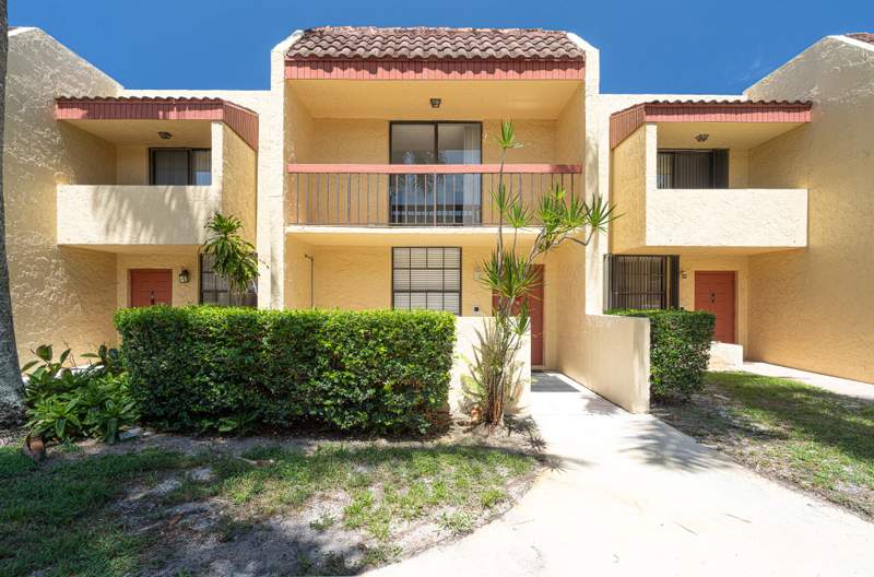 2 bedroom Townhouse at 769 SE 1st Way #85, Vista Gardens I Condo, Deerfield Beach — photo 2