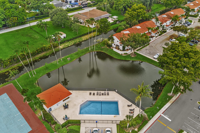 2 bedroom Townhouse at 11569 Terra Bella Boulevard, Terra Bella, Plantation — photo 2