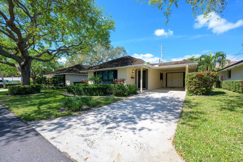 2 bedroom Condominium at 11335 Twelve Oaks Way, Twelve Oaks Condo, North Palm Beach — photo 2