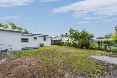 1523 SW 68th Way, North Lauderdale FL - photo 22 of 42