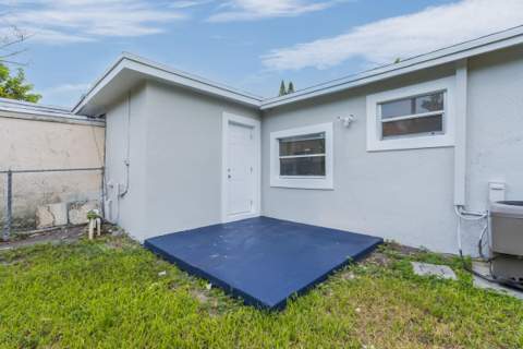 1523 SW 68th Way, North Lauderdale FL - photo 23 of 42