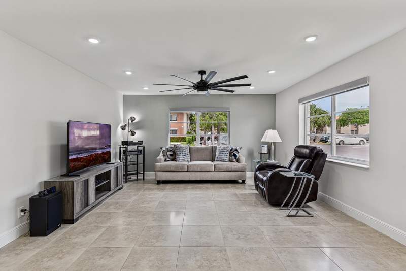 2 bedroom Condominium at 9 NE 19th Court #C112, Manor Grove Village One Inc, Wilton Manors — photo 3