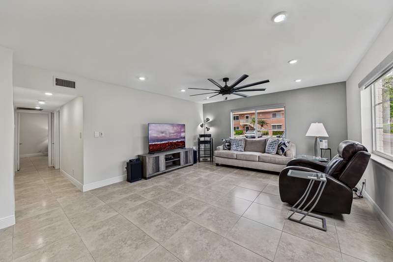 2 bedroom Condominium at 9 NE 19th Court #C112, Manor Grove Village One Inc, Wilton Manors — photo 4