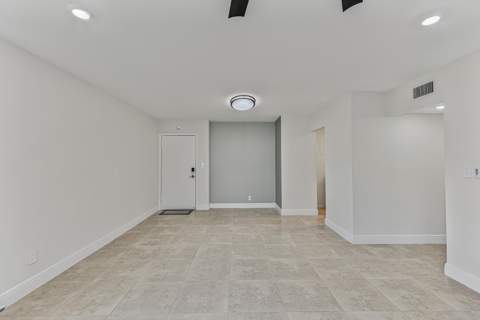 9 NE 19th Court #C112, Wilton Manors FL - photo 19 of 35