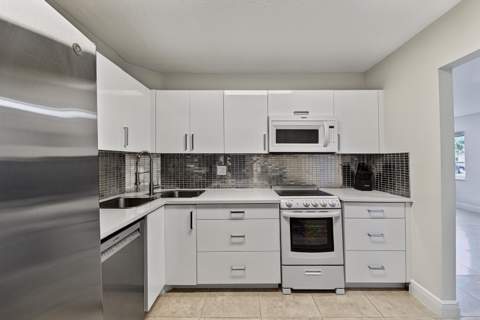 9 NE 19th Court #C112, Wilton Manors FL - photo 7 of 35