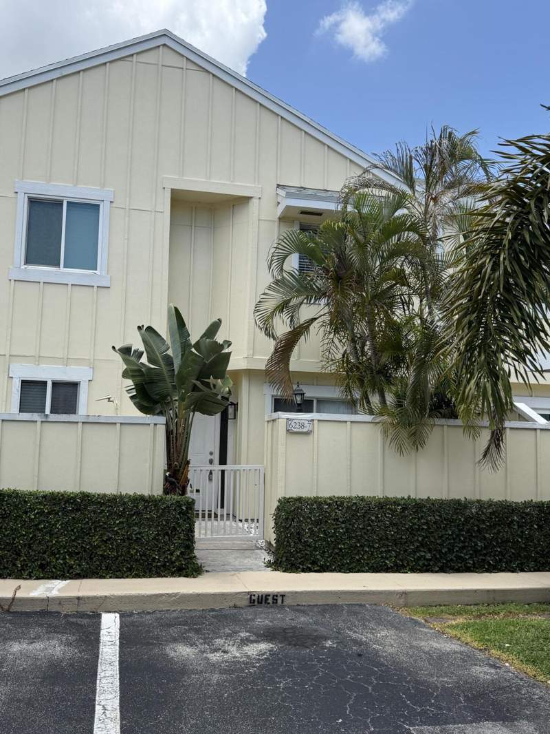 2 bedroom Townhouse at 6238 Riverwalk Lane #7, Riverwalk 3, Jupiter — photo 2