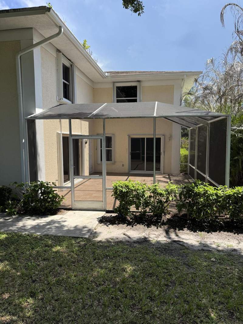 3 bedroom Townhouse at 1536 N Lawnwood Circle #3, Lawnwood Addition, Fort Pierce — photo 3