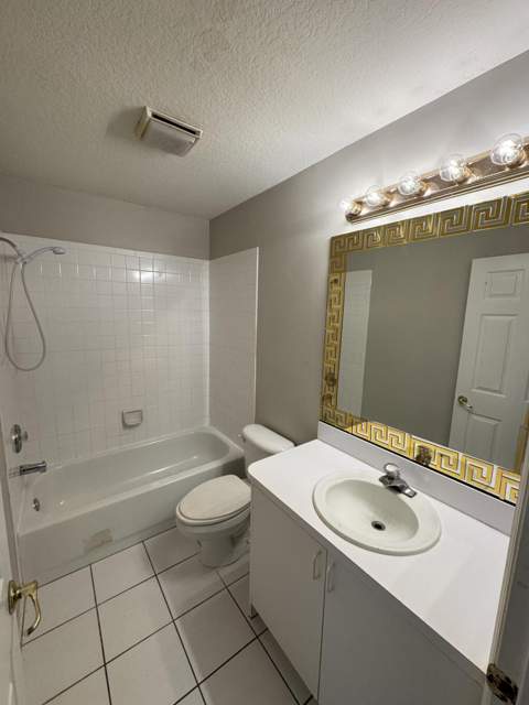 1536 N Lawnwood Circle #3, Fort Pierce FL - photo 18 of 23