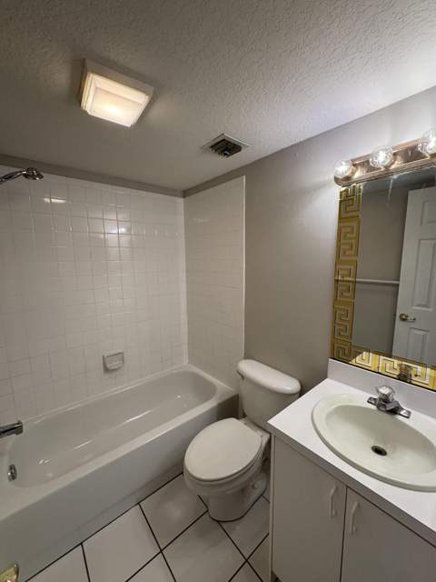 1536 N Lawnwood Circle #3, Fort Pierce FL - photo 14 of 23