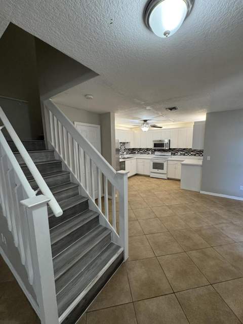 1536 N Lawnwood Circle #3, Fort Pierce FL - photo 11 of 23