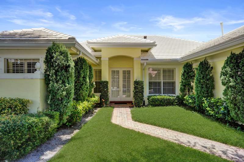 4 bedroom Single Family Residence at 2760 Tecumseh Drive, Bear Lakes Estates North, West Palm Beach — photo 5