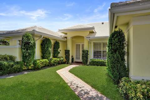 2760 Tecumseh Drive, West Palm Beach FL - photo 6 of 47