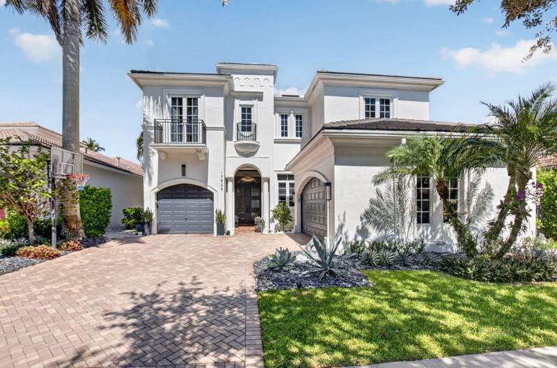 5 bedroom Single Family Residence at 17936 Villa Club Way, Oaks At Boca Raton 3, Boca Raton — photo 2